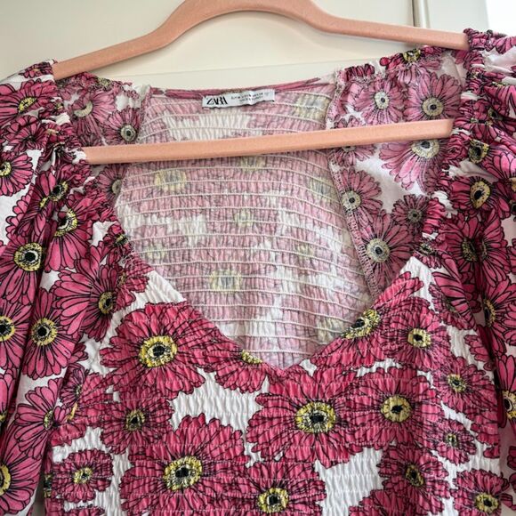 Zara Puff Off the Shoulder Sleeve Smocked Mini Dress in Pink Daisy size M - Picture 4 of 13